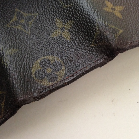 Louis Vuitton, Mono Brown 3 Hooks Key Case - Picture 8 of 10